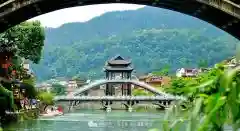 一座青山抱古城 般涅重生般的邂逅