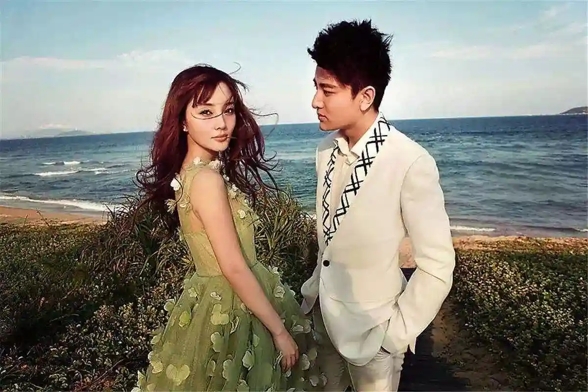 李小璐和贾乃亮是天作之合？你知道他们各自的背景吗？