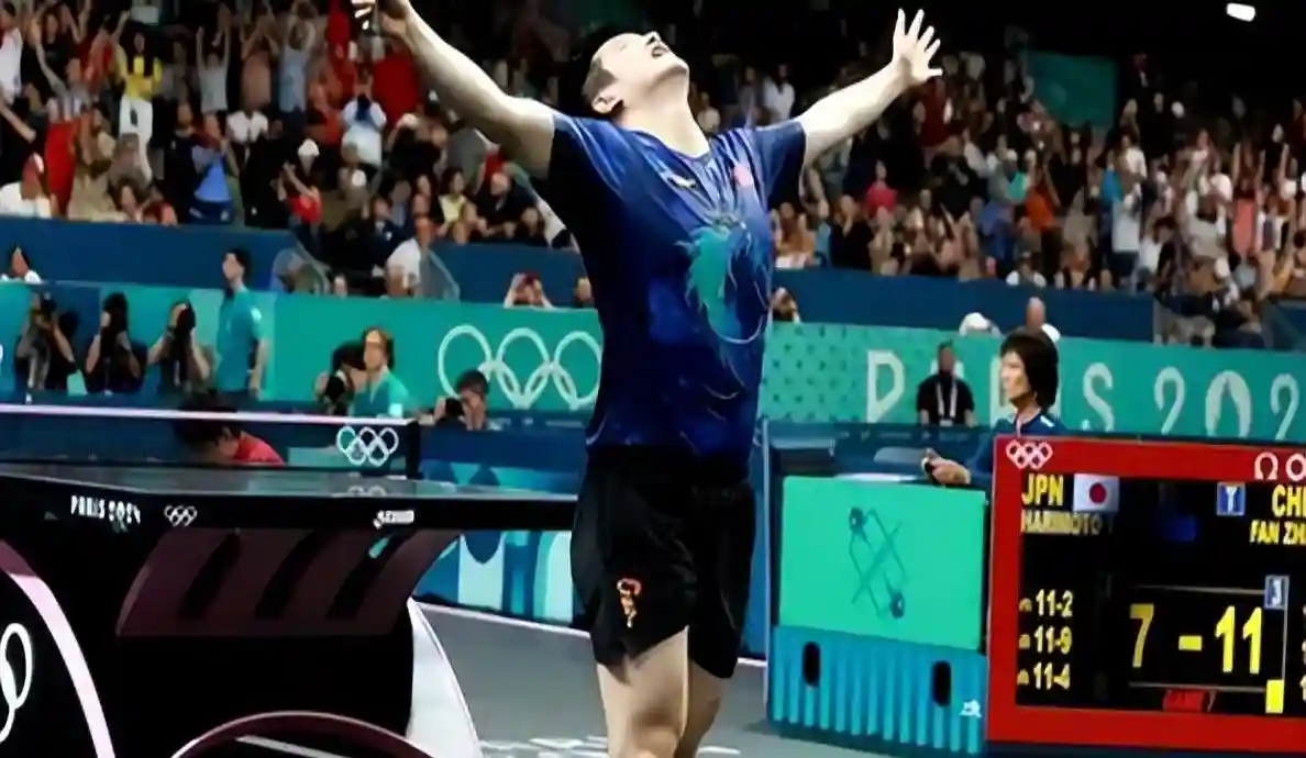 笑疯！法国人勒布伦用中文大喊樊振东的名字，日本人蹲角落痛哭