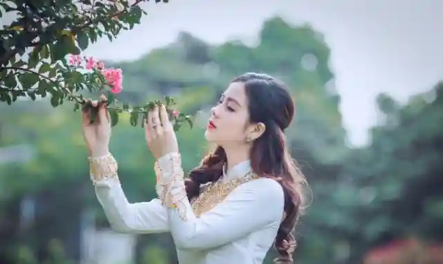 在两性关系中，当一个女人叫你姐姐时，通常意味着三件事