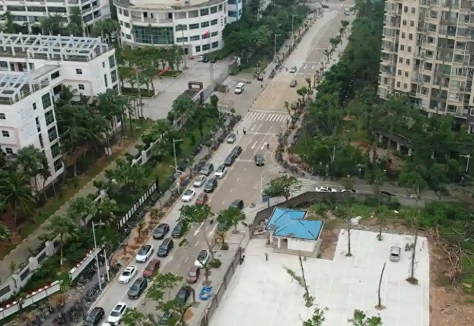 交通通行能力提升约22% 海口市这个路段校园周边交通难题被破解