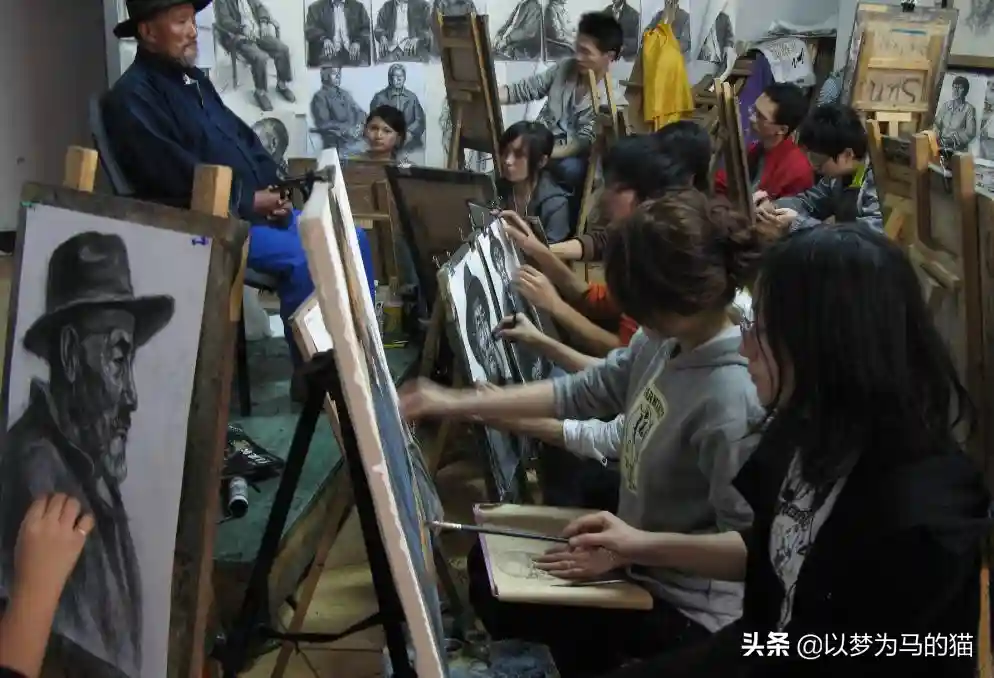 大学四年“花销很大”的7个专业，家境不好不建议报考