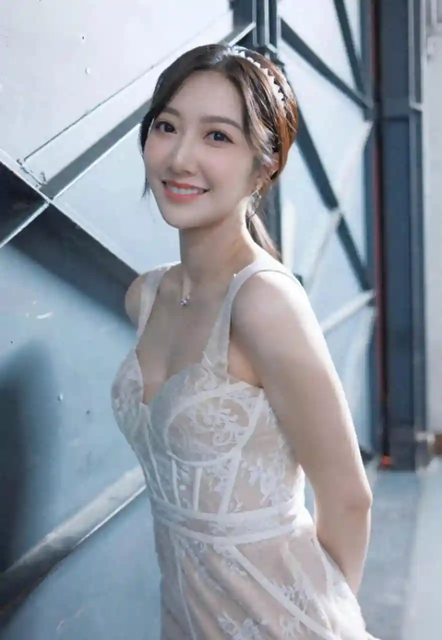 港星何依婷～每个男人心中的完美情人