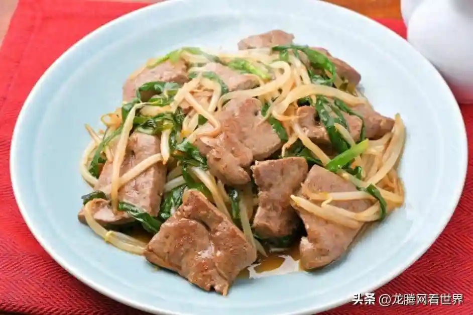 【龙腾网】「韭菜炒肝」还是「炒肝韭菜」？在中国怎么叫？