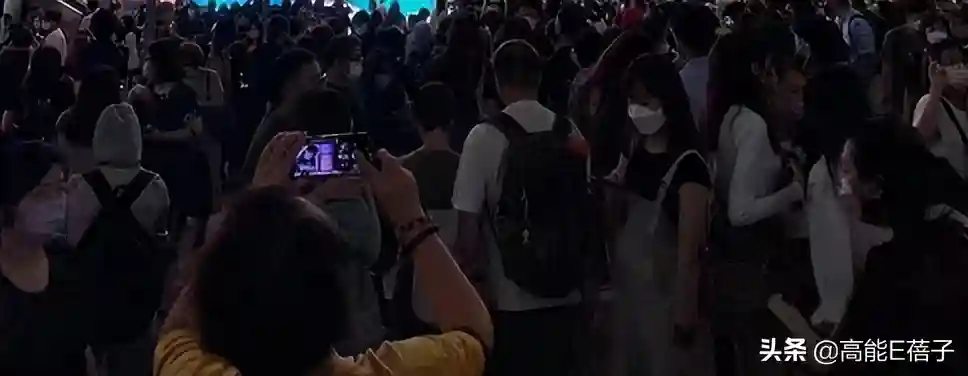 内娱流行歌，“反向输出”到港圈？