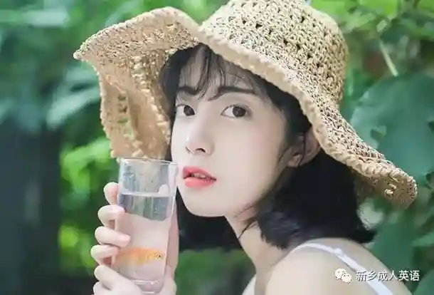 你还在只用beautiful来赞美别人吗？高级表达get一下！