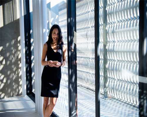 如何让学生“见屏如面”？探营上海141门网课录制现场